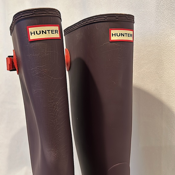 Hunter Purple Red Buckle Tall Rain Boots Shoes **Size 7** ☔️☔️ - Picture 3 of 8